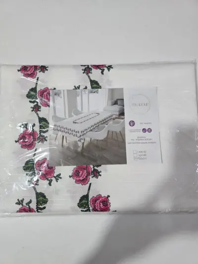 Masa Örtüsü Çift Sıra Gül Kanaviçe Desen (pembe) ( 150x215 )